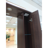 Рим - 65 Зеркало со шкафчиком, прав., орех