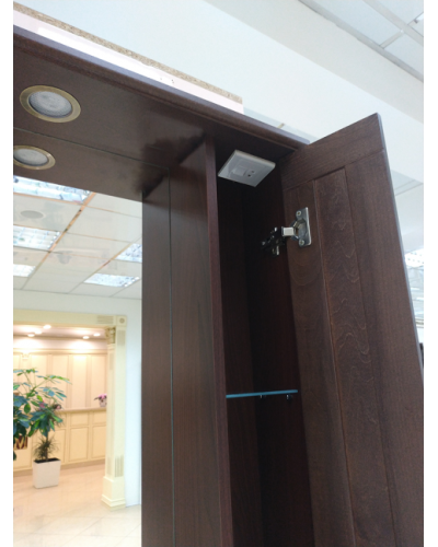 Рим - 65 Зеркало со шкафчиком, прав., орех