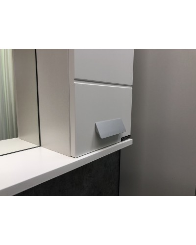 Зеркало со шкафом Comforty Модена М-90 00-00001641 с подсветкой Белое матовое