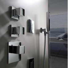 Смеситель для душа Bossini Outlets Z032203.030 с термостатом Хром