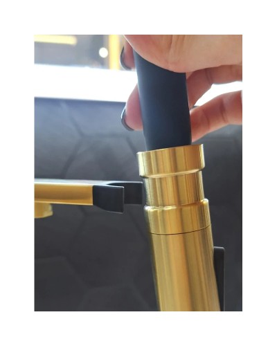 Смеситель для кухни AltroBagno Flusso AltroBagnoFlusso050202OrSp с подключением к фильтру, с гибким изливом, золотой матовый