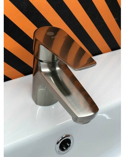 Смеситель для раковины Orange Loop M26-021Ni Никель