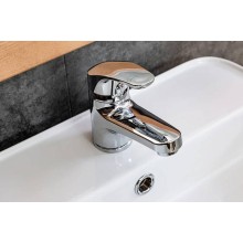 Смеситель для раковины Orange OneLife P01-022cr с гигиеническим душем Хром