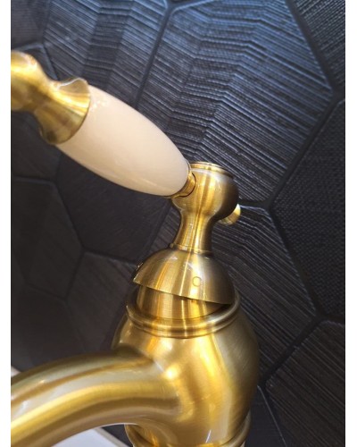 Смеситель для раковины AltroBagno Opera 0119 BrGi