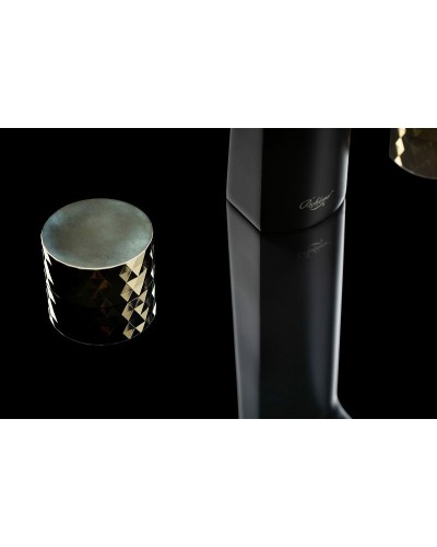 Смеситель для раковины Boheme Venturo 150-BG-DIAMOND Черный матовый Золото