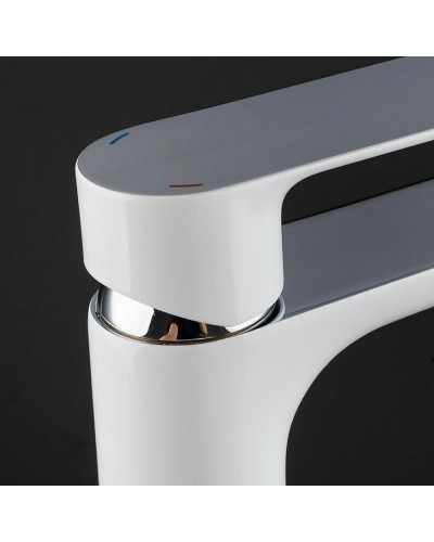 Смеситель для раковины Gappo G48 G1048-1 с гигиеническим душем Белый Хром