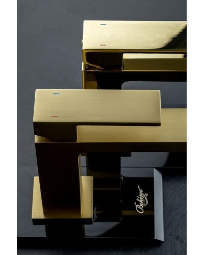 Смеситель для раковины Boheme Qubic 471-MG Золото матовое