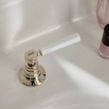 Смеситель для раковины с донным клапаном Jacob Delafon Cleo 1889 E24305-BGG