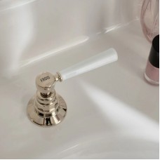 Смеситель для раковины с донным клапаном Jacob Delafon Cleo 1889 E24305-BGG