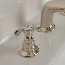 Смеситель для раковины с донным клапаном Jacob Delafon Cleo 1889 E24306-BGG