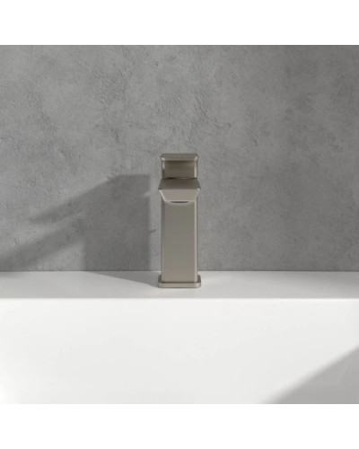 Смеситель для раковины с донным клапаном Villeroy & Boch Subway 3.0 TVW11200200064