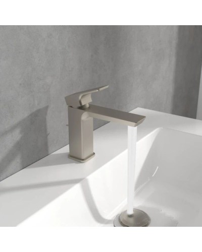 Смеситель для раковины с донным клапаном Villeroy & Boch Subway 3.0 TVW11200200064