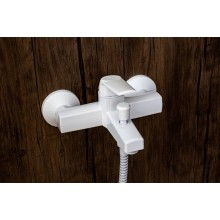 Смеситель для ванны Orange OneLife P02-100w Белый