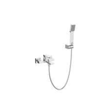 Смеситель для ванны и душа в комплекте с ручным душем, шлангом и держателем BelBagno ROM-VASM-CRM