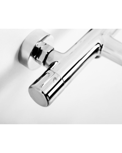 Смеситель для ванны и душа в комплекте с ручным душем, шлангом и держателем BelBagno UNO-VASM/DFS-CRM