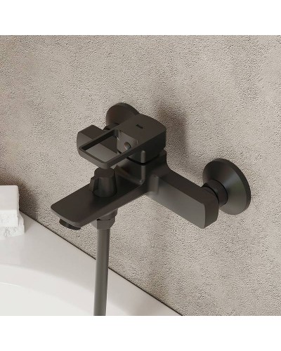 Смеситель для ванны Iddis Bild BILBL00i02WA Черный матовый