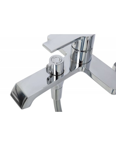 Смеситель для ванны и душа в комплекте с ручным душем, шлангом и держателем BelBagno AURORA-VASM-CRM