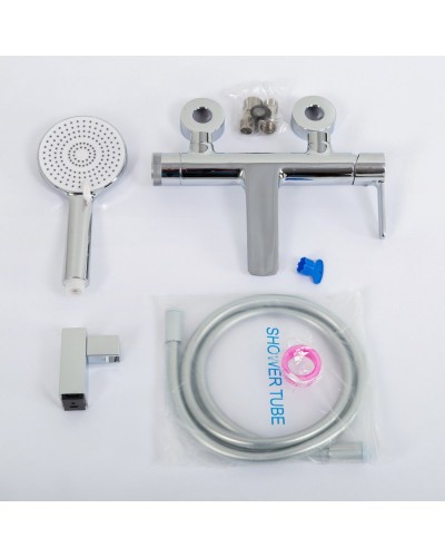 Смеситель для ванны и душа в комплекте с ручным душем, шлангом и держателем CEZARES LUX-VD-01