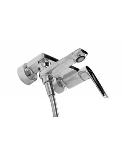 Смеситель для ванны и душа в комплекте с ручным душем, шлангом и держателем CEZARES COMFORT-VD-01