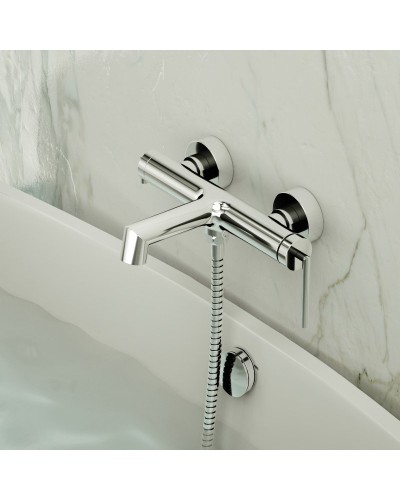 Смеситель для ванны и душа в комплекте с ручным душем, шлангом и держателем BelBagno ACQUA-VASM/DFS-CRM