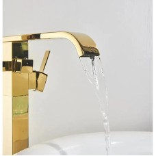 Смеситель напольный для ванны Rea Carat REA-B5231