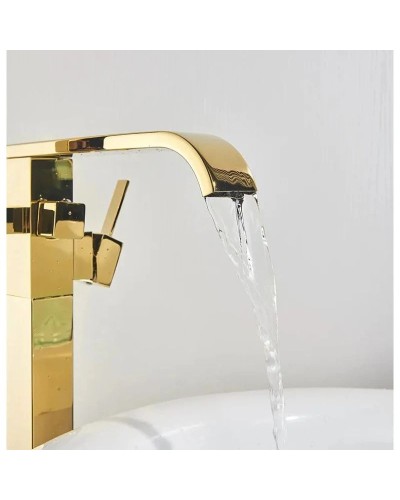 Смеситель напольный для ванны Rea Carat REA-B5231