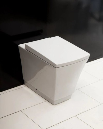 Приставной безободковый унитаз BelBagno Regina BB104CB